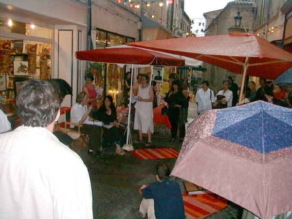 Pluie rue Réattu